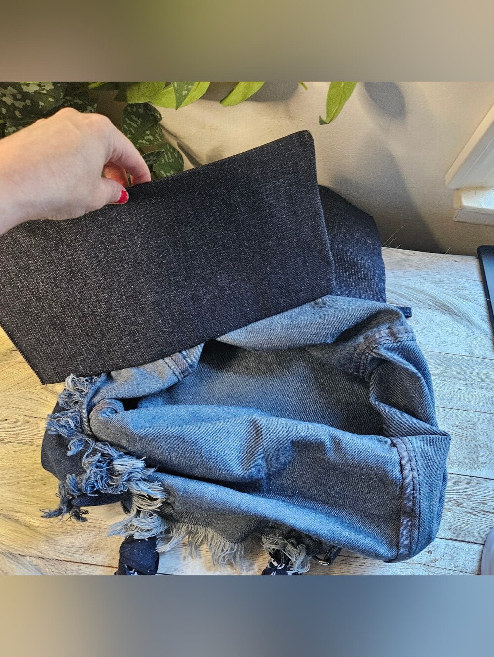 HipChik Couture bag is a medium-to-large tote dark blue denim. Lucky across - Picture 11 of 11